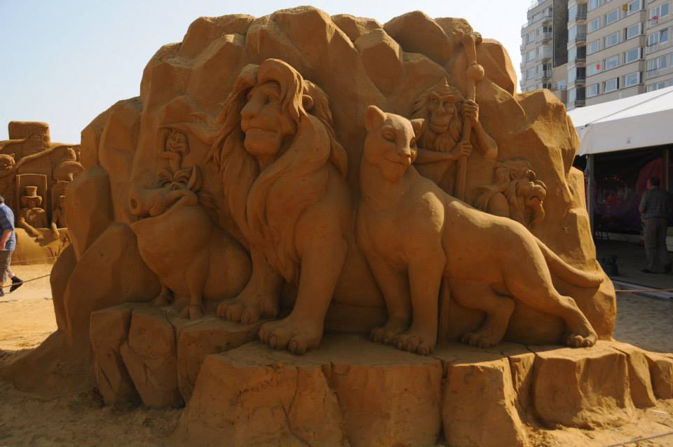 leví kráľ v Disneyland Paris Sand Magic